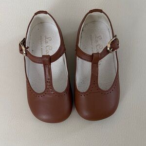 La Coqueta Girls' Brown T-Strap Dress Shoes